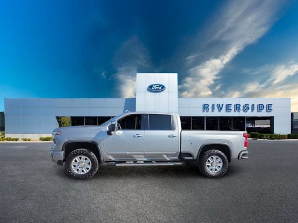 Used 2024 Chevrolet Silverado 2500 HD High Country Truck Crew Cab