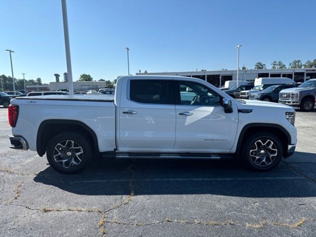 Used 2022 GMC Sierra 1500 SLT Truck Crew Cab