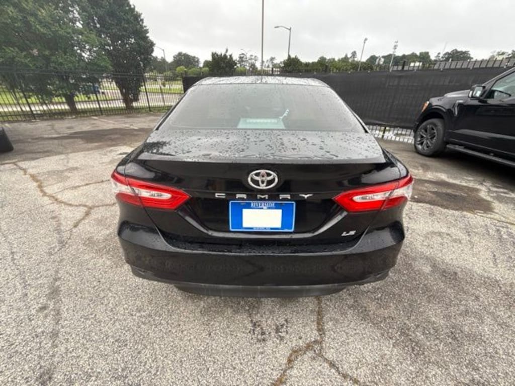 Used 2018 Toyota Camry LE Sedan