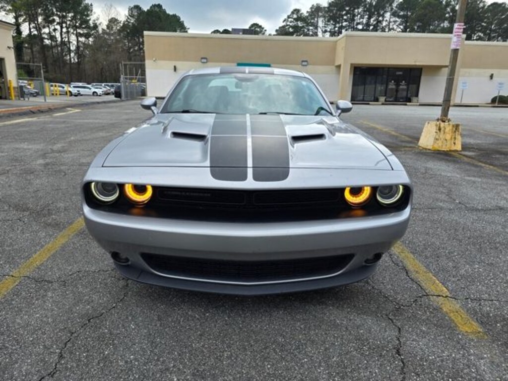 Used 2016 Dodge Challenger SXT Coupe