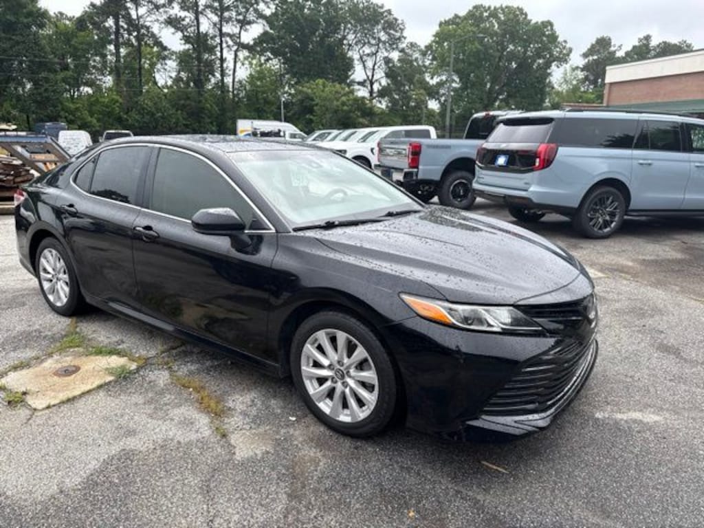 Used 2018 Toyota Camry LE Sedan