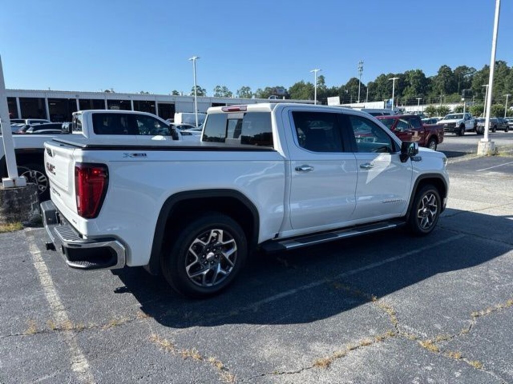 Used 2022 GMC Sierra 1500 SLT Truck Crew Cab