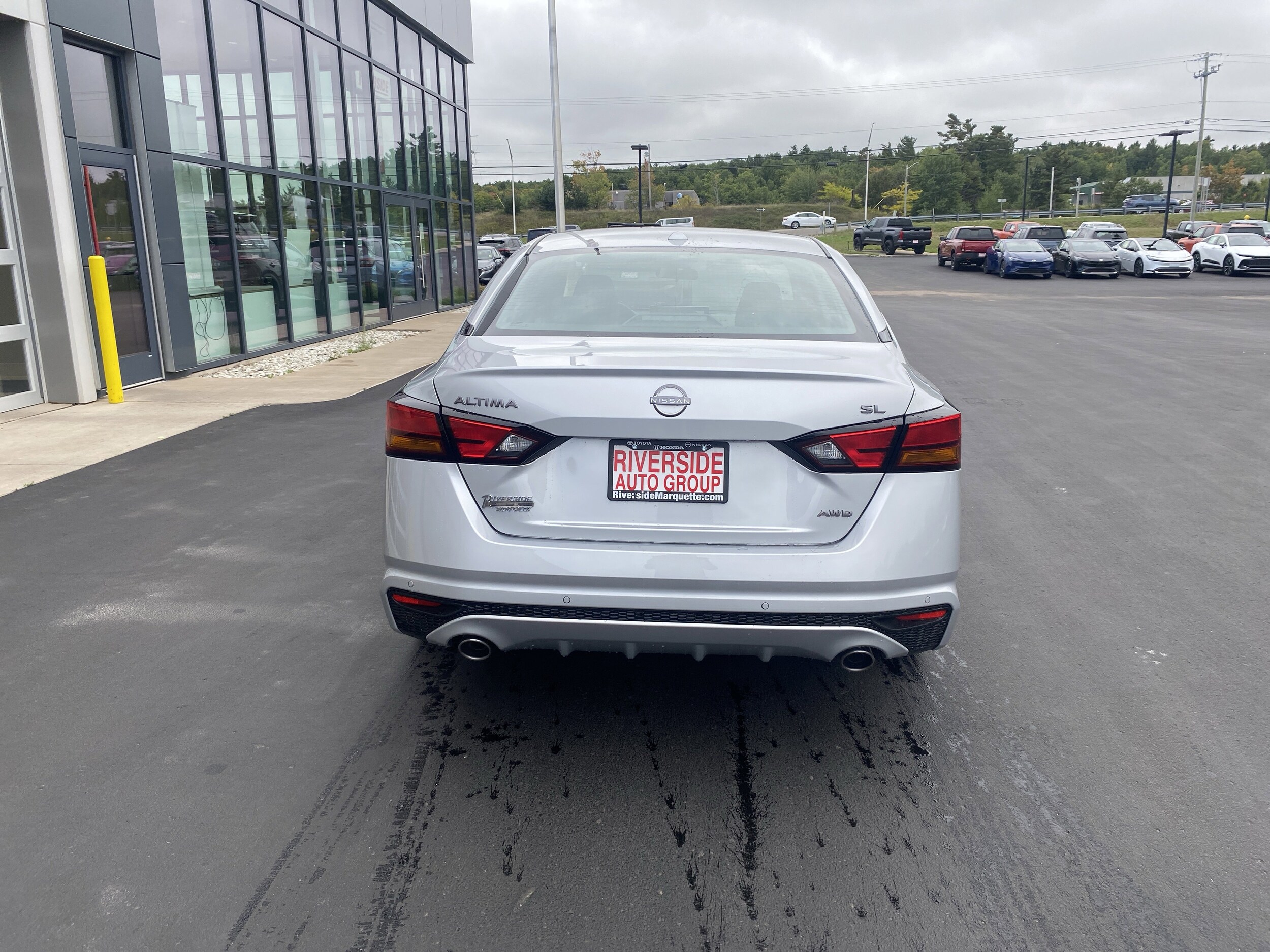 2025 Nissan Altima SL photo 3