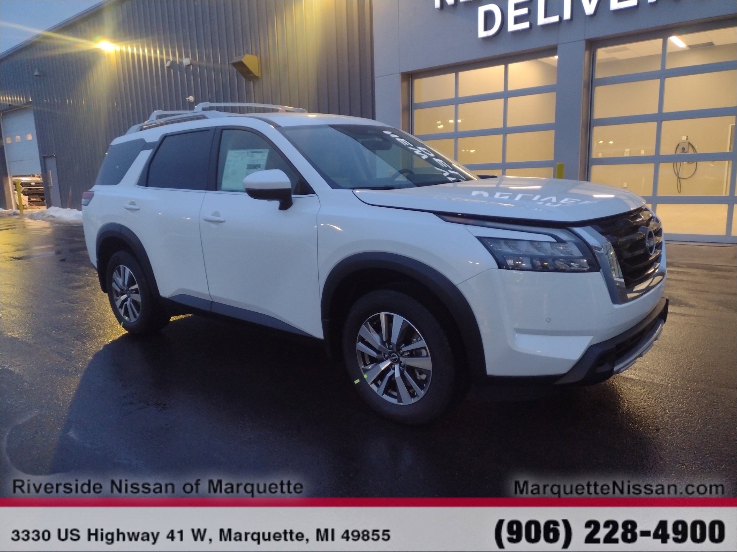 2025 Nissan Pathfinder SL's photo