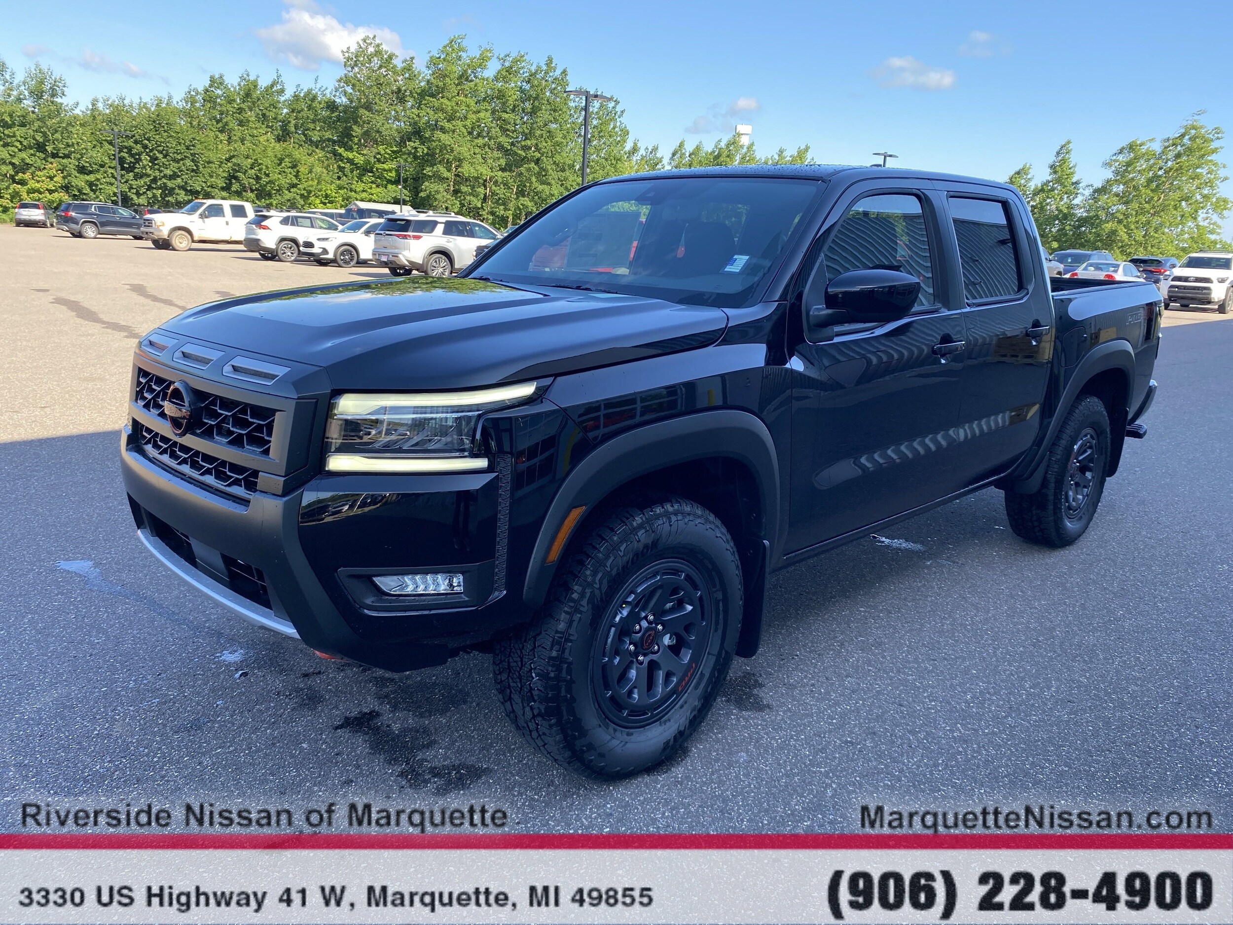 2025 Nissan Frontier PRO-4X photo 3