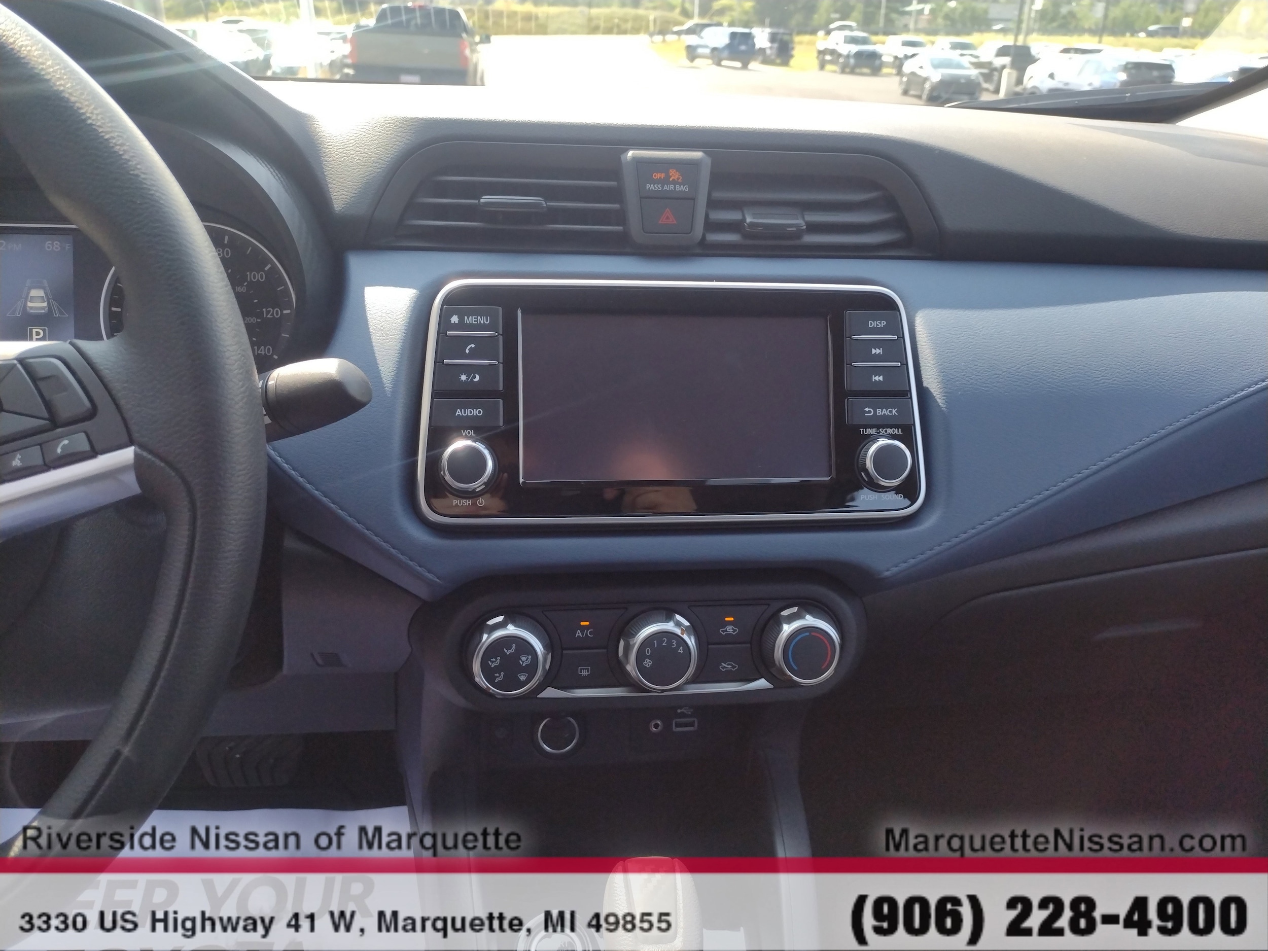 2025 Nissan Versa Sedan SV - Photo 17