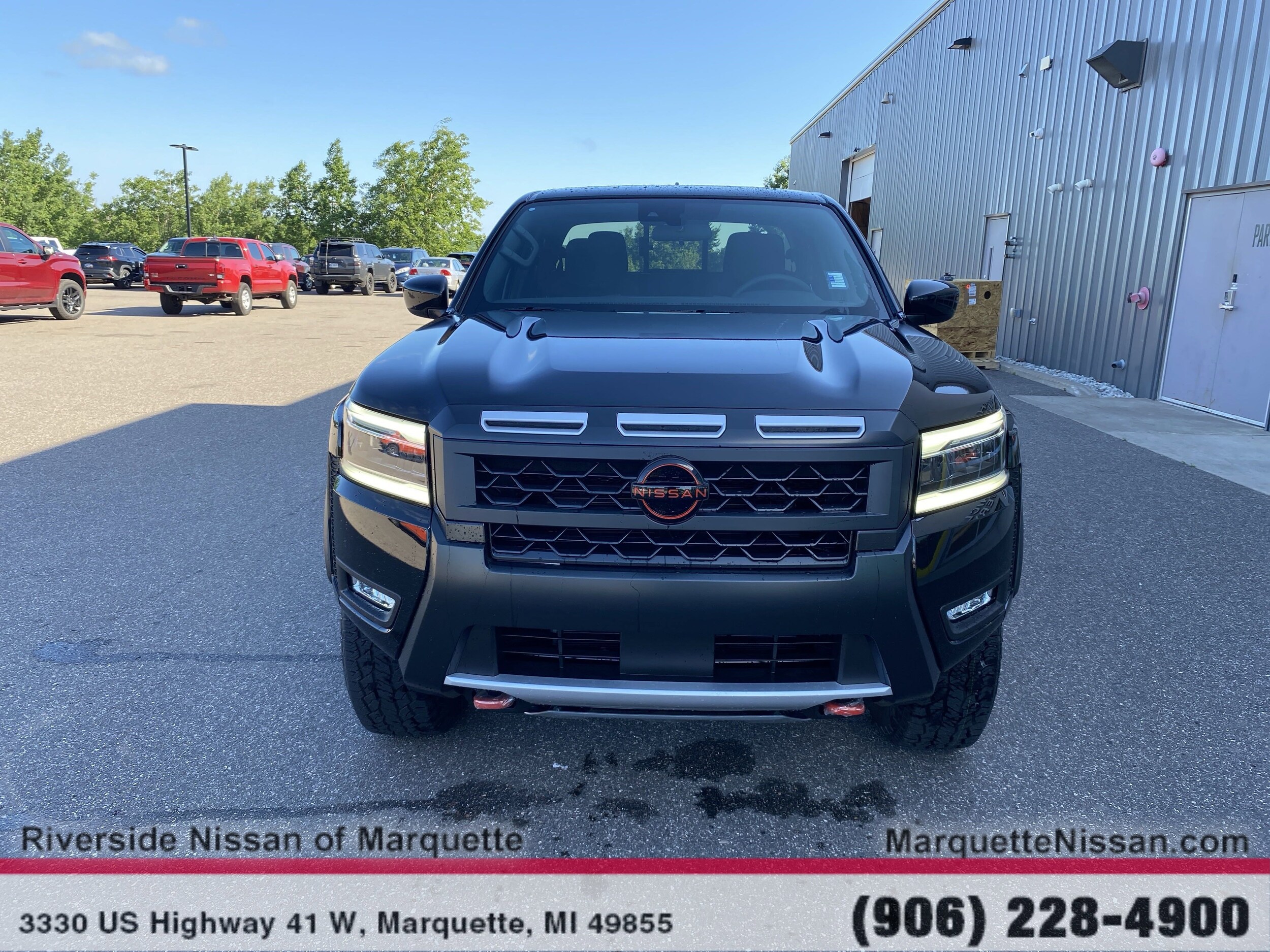 2025 Nissan Frontier PRO-4X photo 2