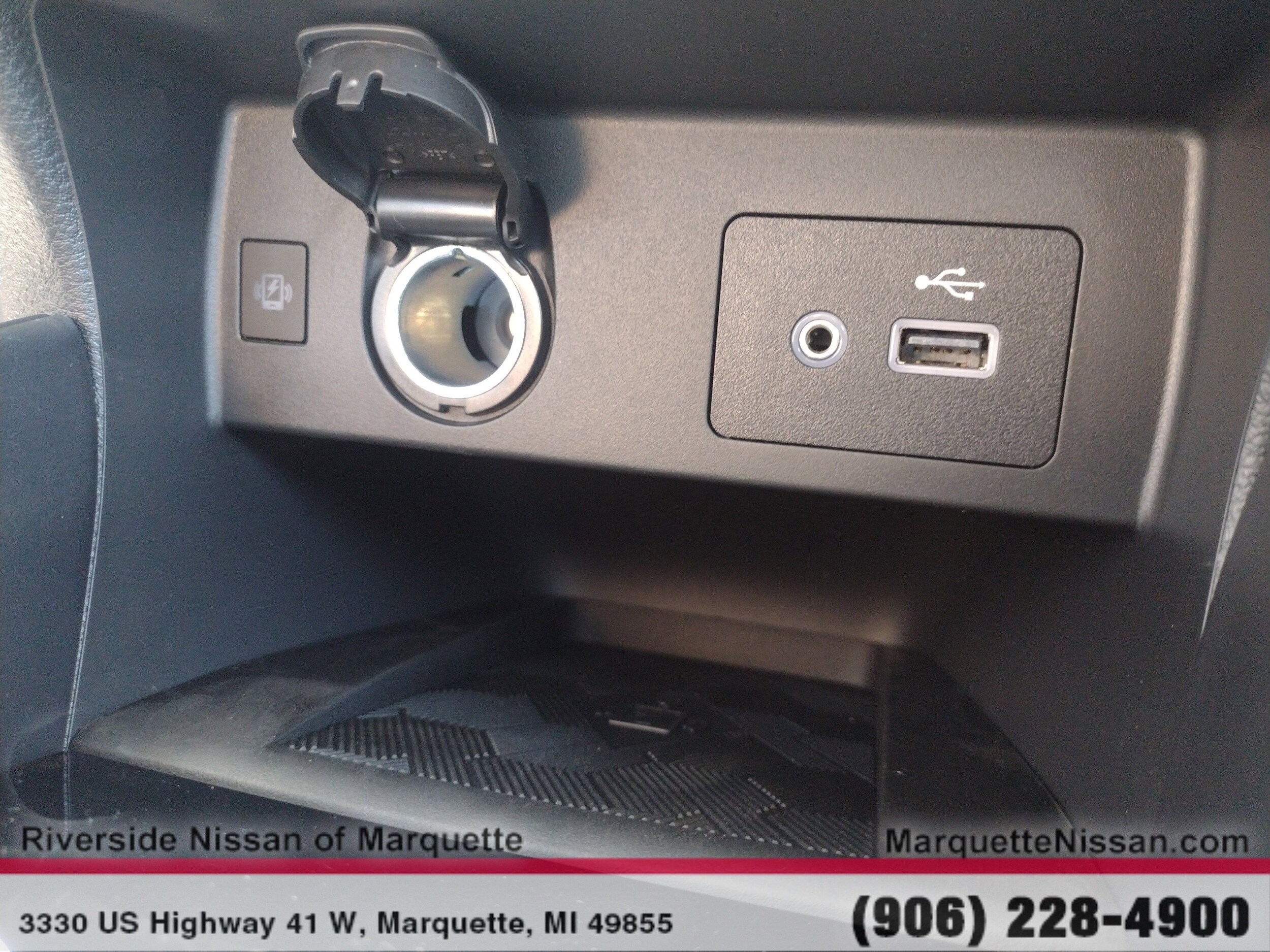 2025 Nissan Versa Sedan SV - Photo 18