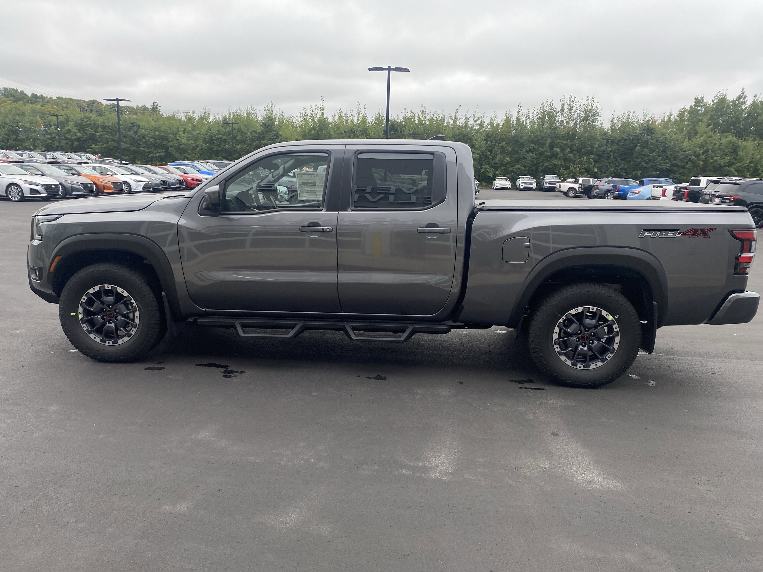 2026 Nissan Frontier PRO-4X photo 2