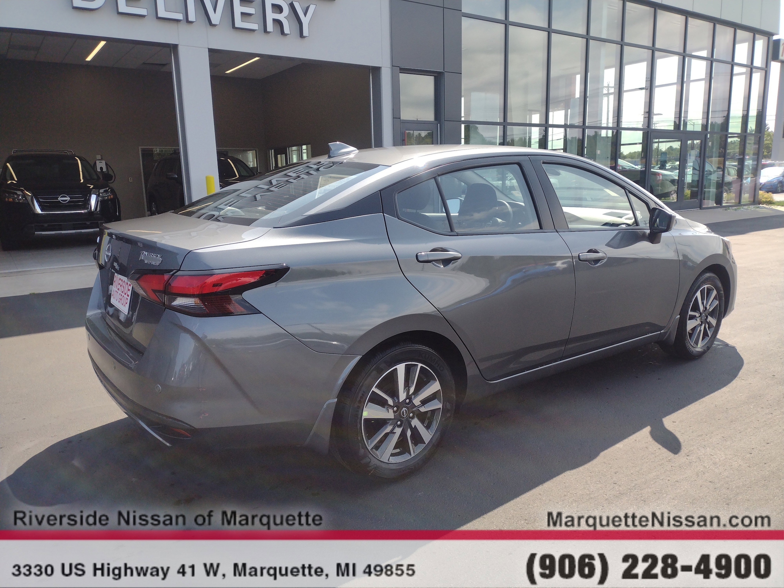 2025 Nissan Versa Sedan SV - Photo 9