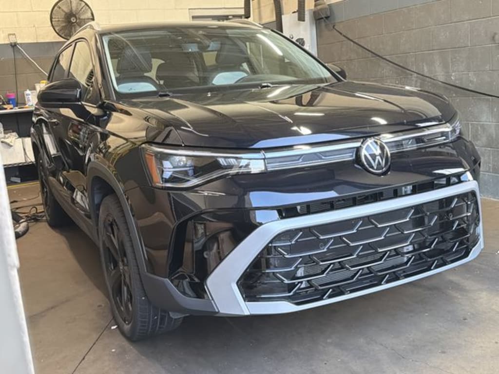 Used 2025 Volkswagen Taos 1.5T SEL SUV