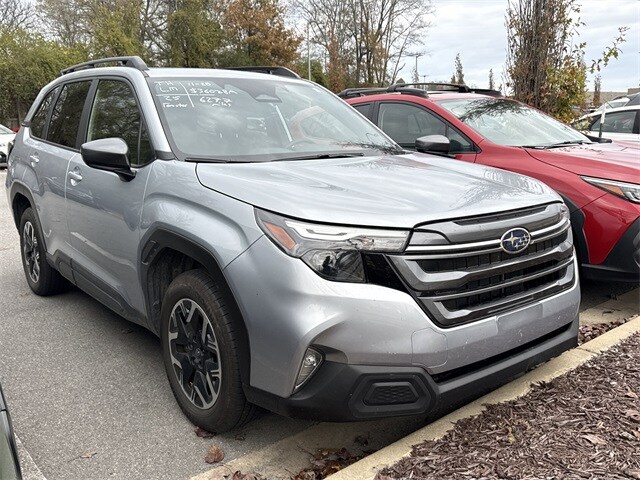 2025 Subaru Forester Premium Base photo 2