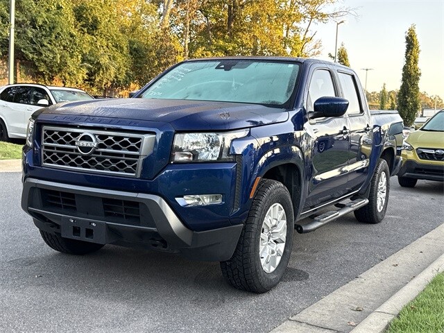 2022 Nissan Frontier SV photo 2