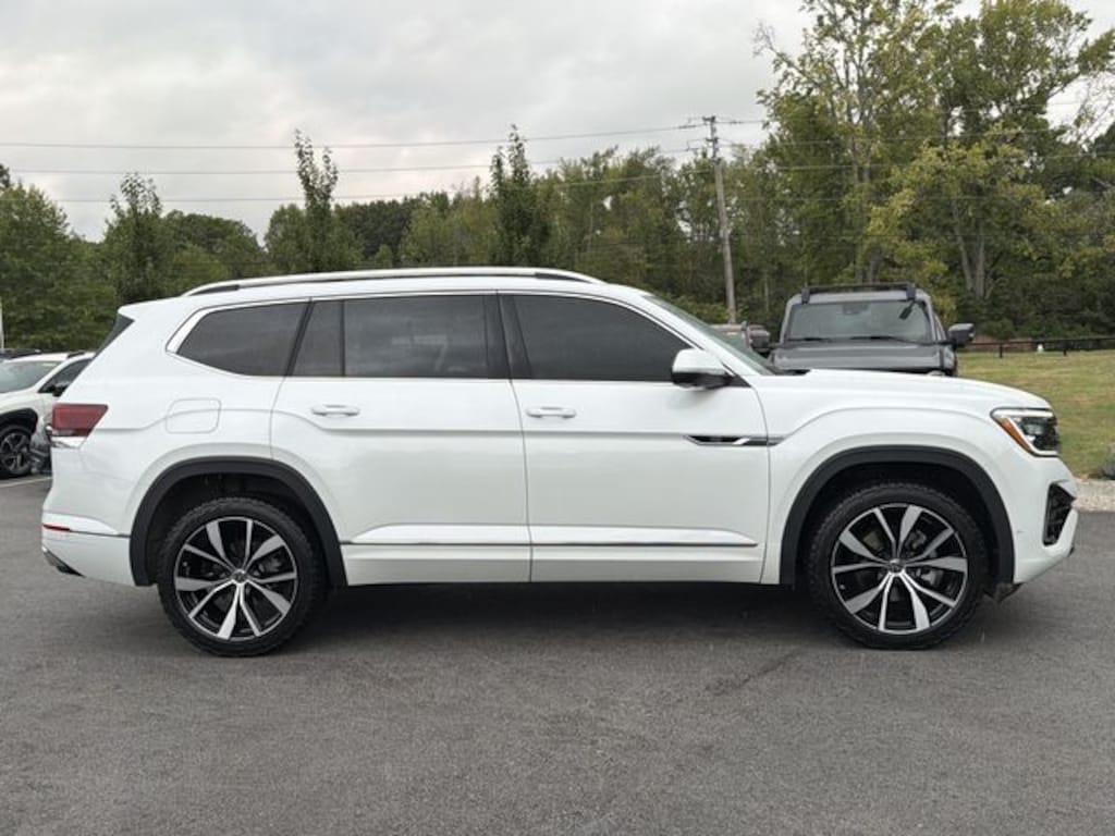 Used 2024 Volkswagen Atlas 2.0T SEL Premium R-Line SUV