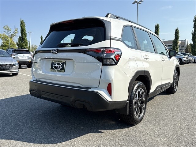 2025 Subaru Forester Base photo 3