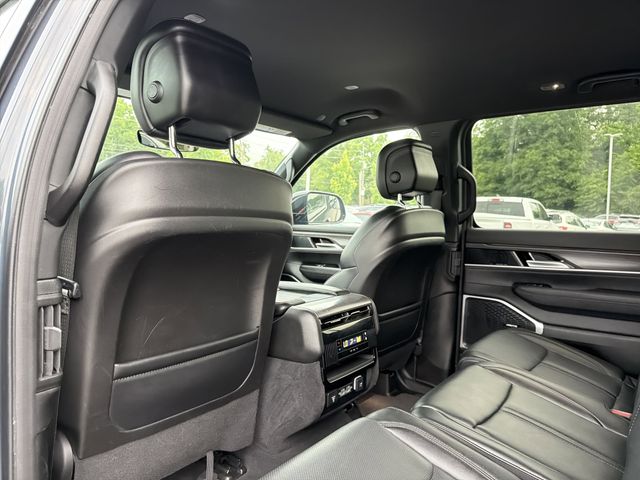 2024 Jeep Wagoneer L Series II - Photo 12