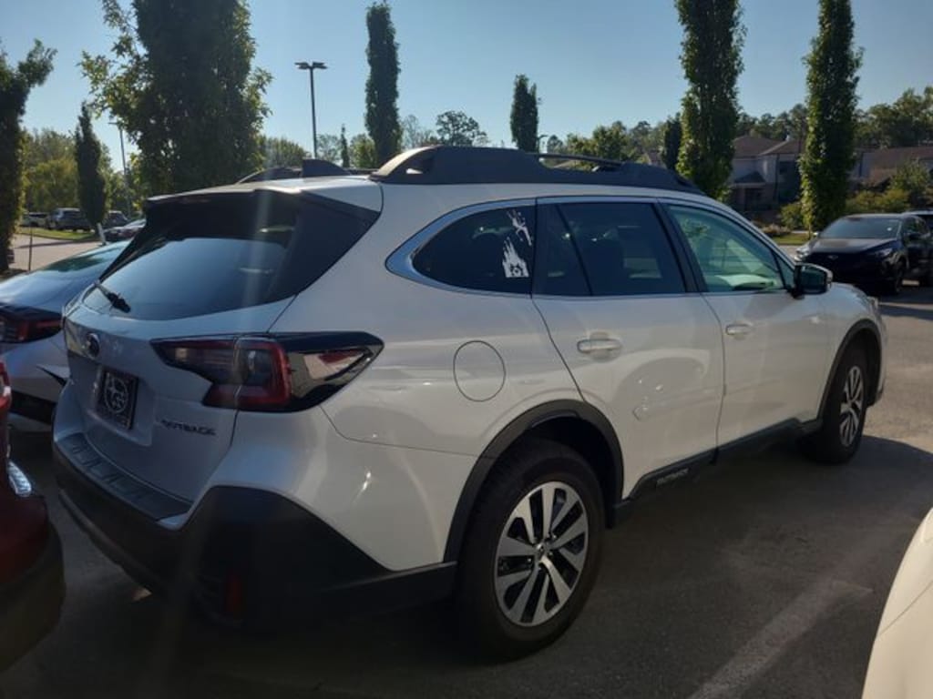 Used 2022 Subaru Outback Premium SUV