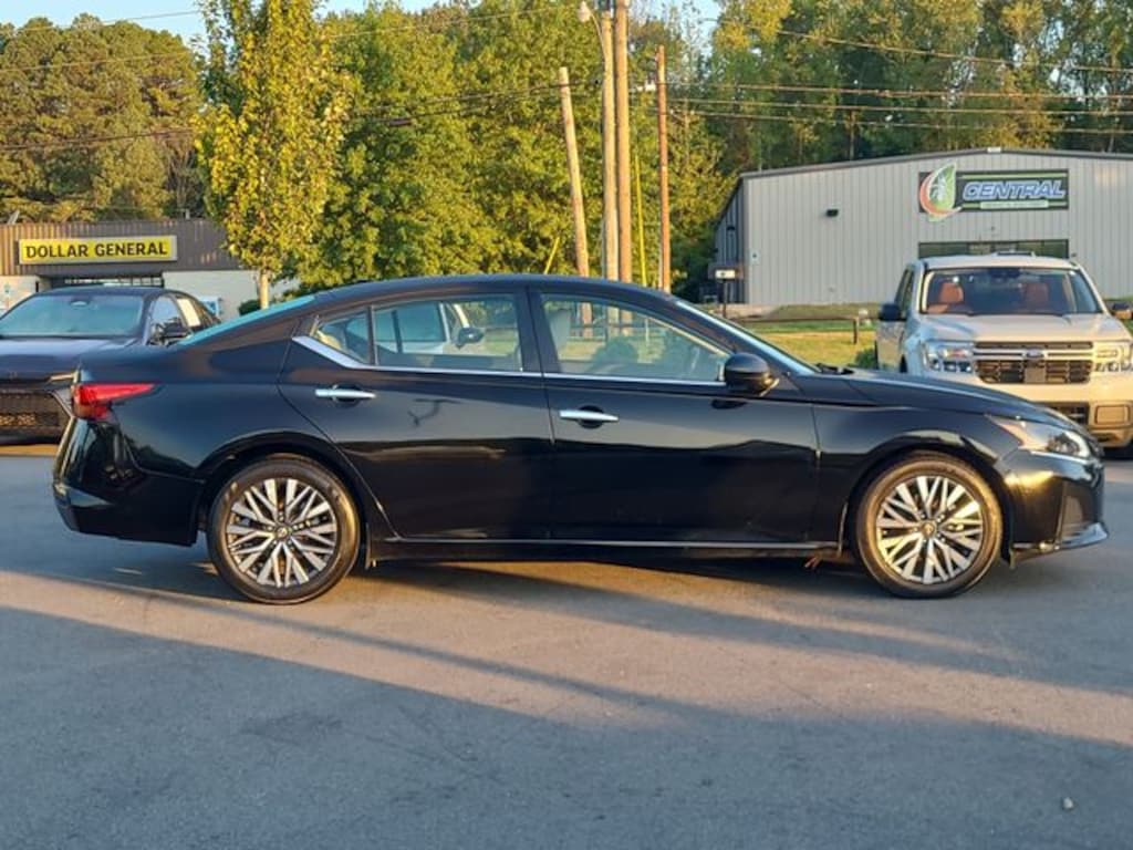 Used 2025 Nissan Altima 2.5 SV Sedan