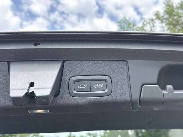 2023 Volvo XC60 Plus - Photo 10
