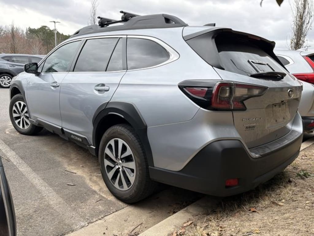 Used 2025 Subaru Outback Premium SUV