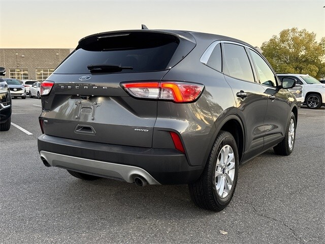 2021 Ford Escape SE photo 2