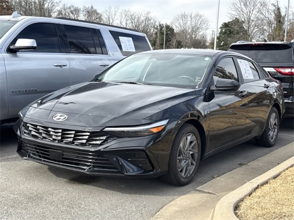 Used 2024 Hyundai Elantra SEL Sedan