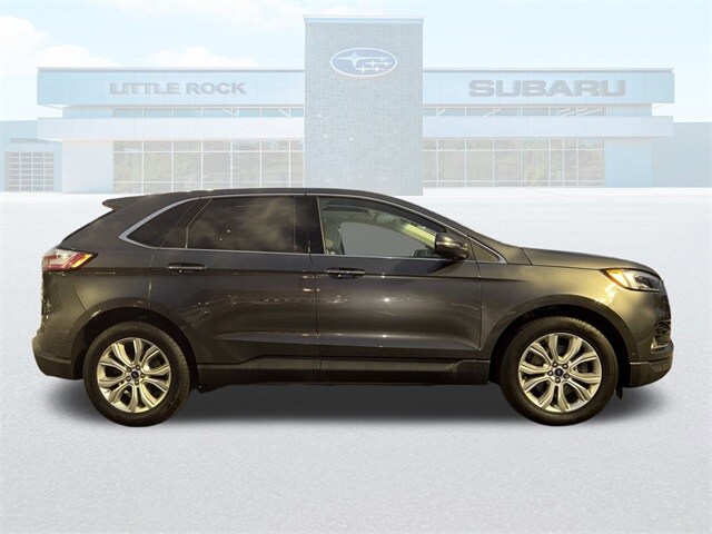 2020 Ford Edge Titanium photo 2