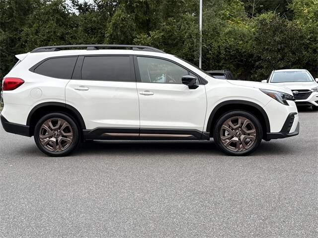 2025 Subaru Ascent Limited photo 2