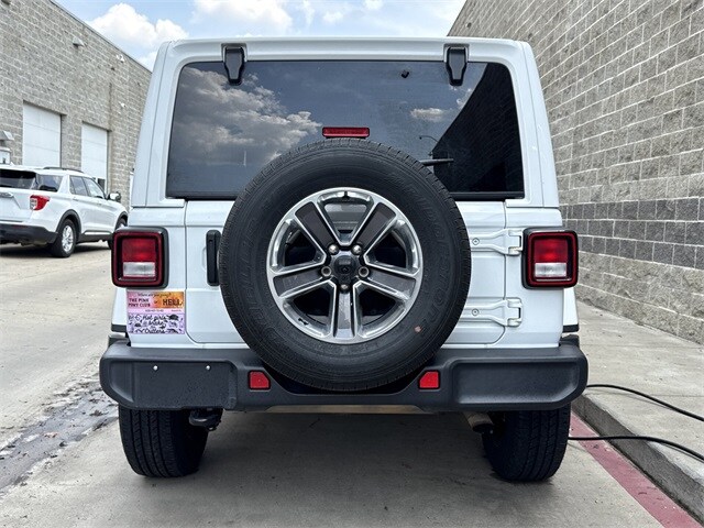 2021 Jeep Wrangler Unlimited Sahara Altitude photo 2