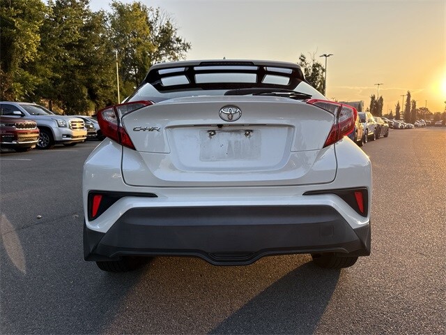 2018 Toyota C-HR XLE photo 4