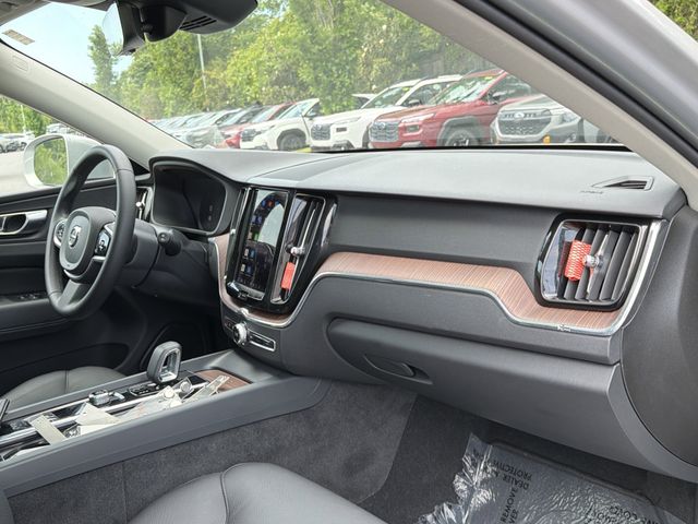 2023 Volvo XC60 Plus - Photo 14