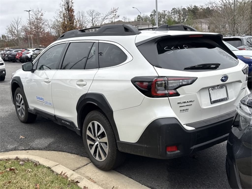 Used 2025 Subaru Outback Premium SUV
