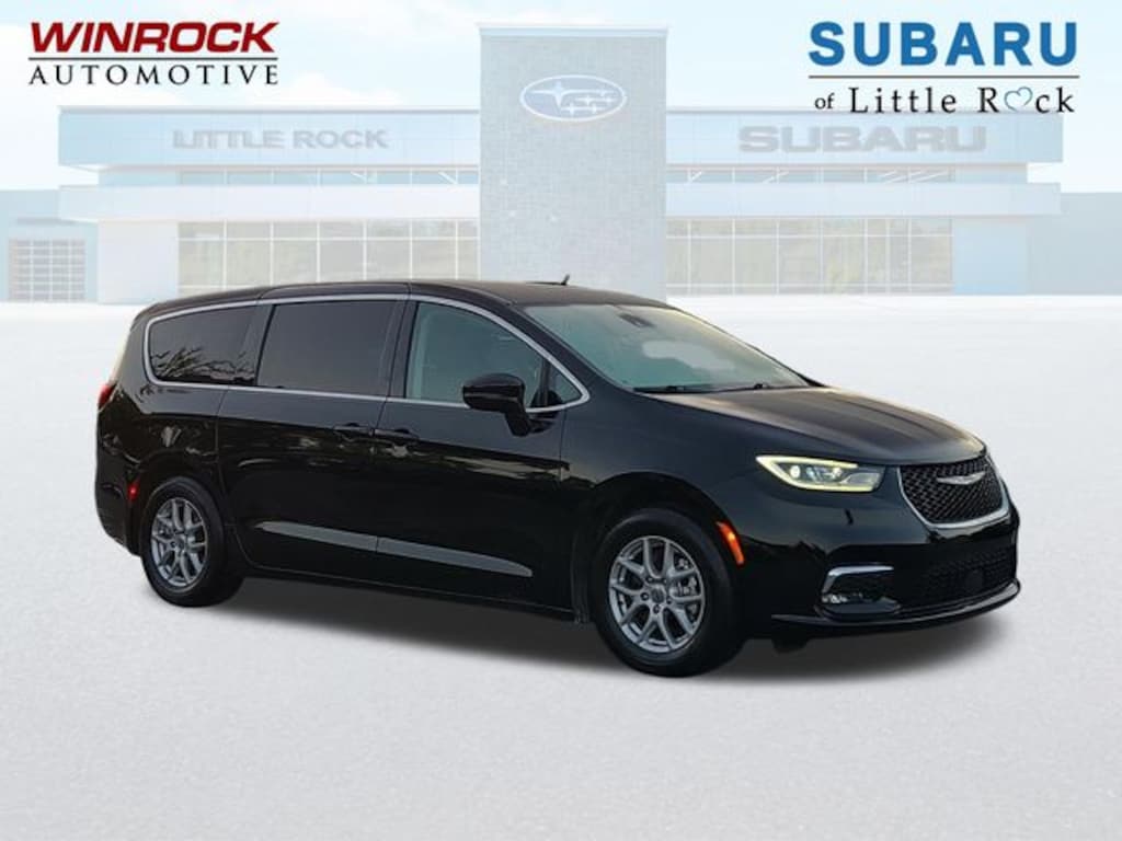 Used 2024 Chrysler Pacifica Touring L Minivan/Van