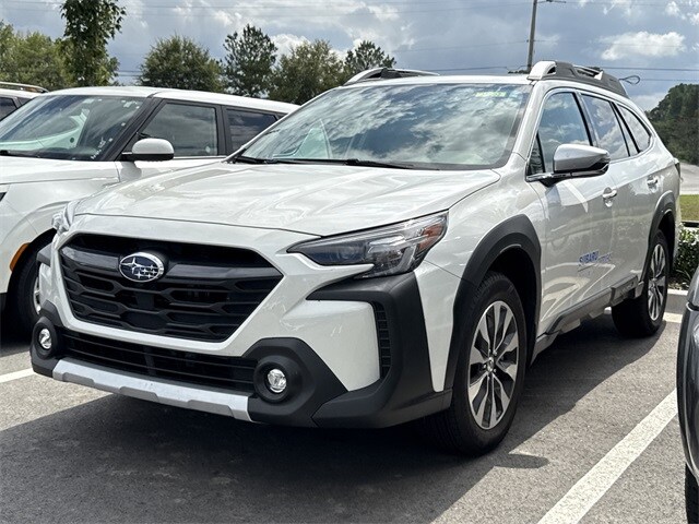 2025 Subaru Outback Touring XT photo 3