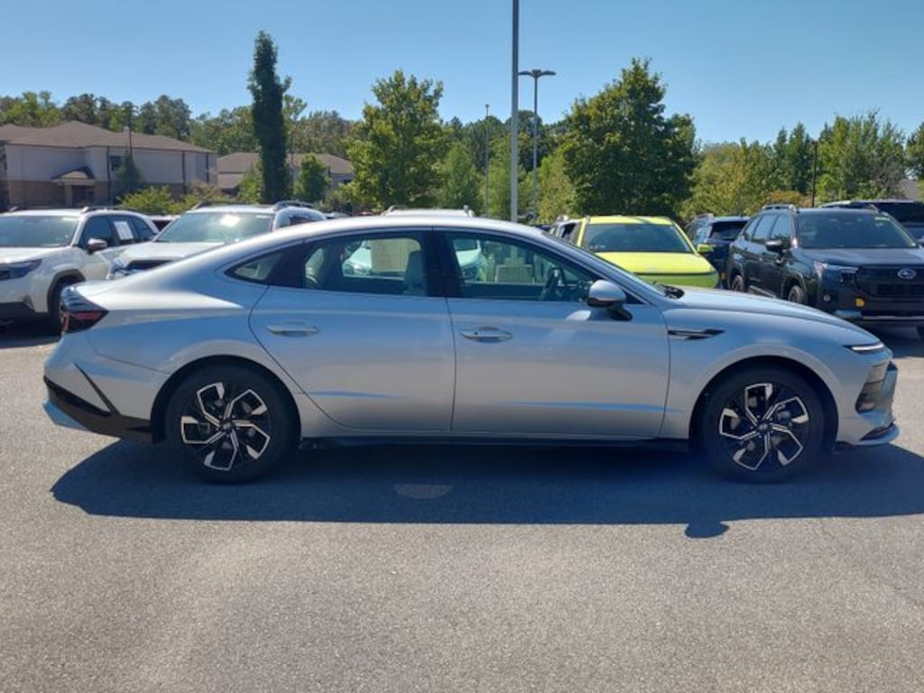 Used 2024 Hyundai Sonata SEL Sedan