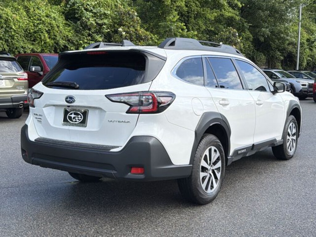 Used 2025 Subaru Outback Premium SUV