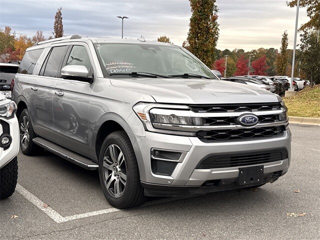 2022 Ford Expedition MAX Limited photo 3