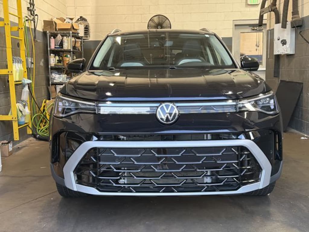 Used 2025 Volkswagen Taos 1.5T SEL SUV