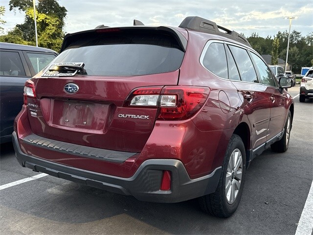 2018 Subaru Outback 2.5i Premium photo 4