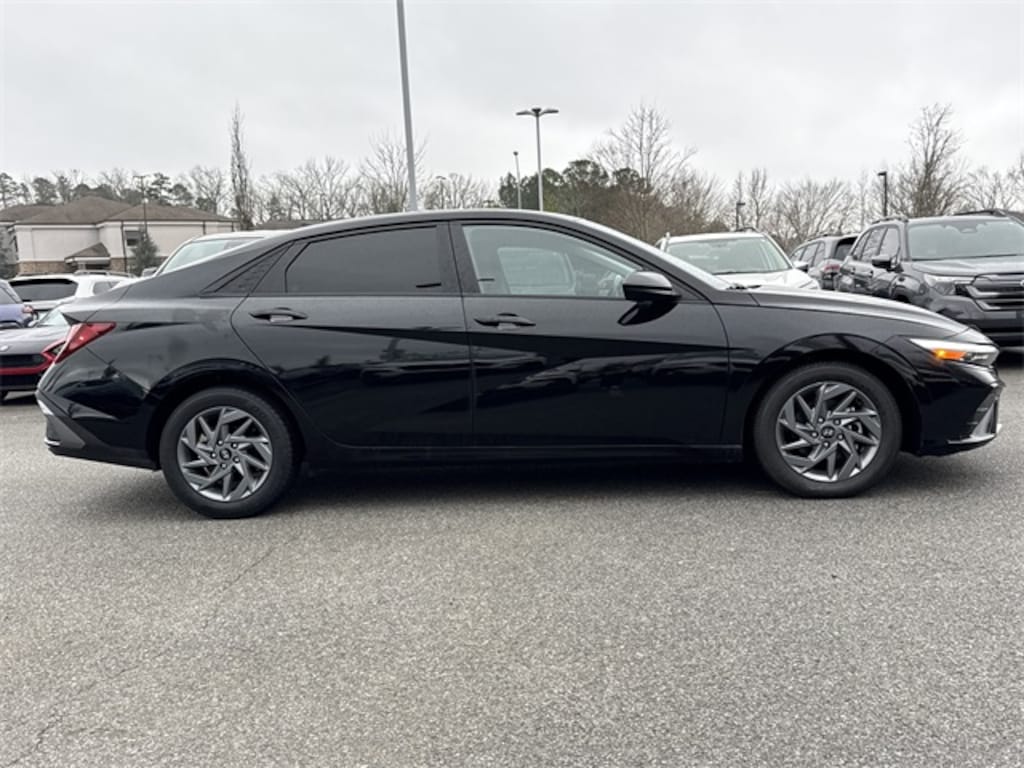 Used 2024 Hyundai Elantra SEL Sedan
