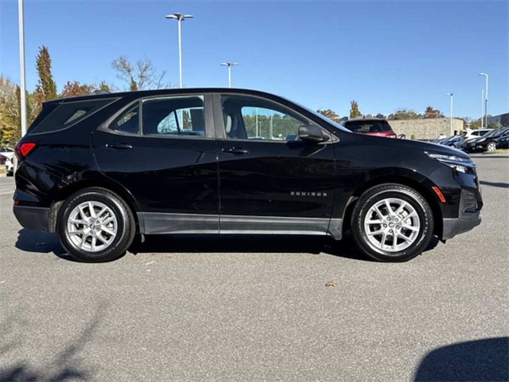 Used 2022 Chevrolet Equinox LS SUV