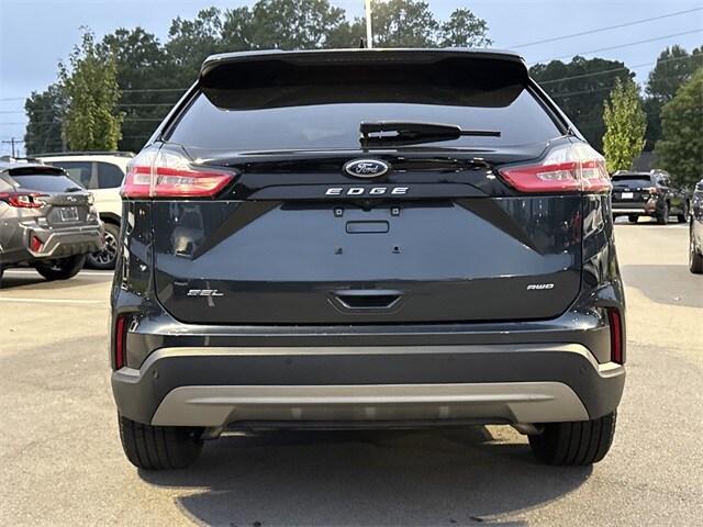 2022 Ford Edge SEL photo 3
