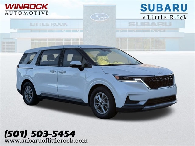 2024 Kia Carnival LX's photo