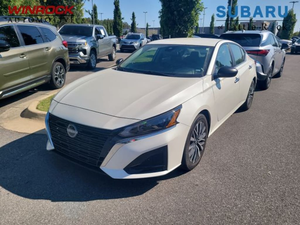 Used 2025 Nissan Altima 2.5 SV Sedan