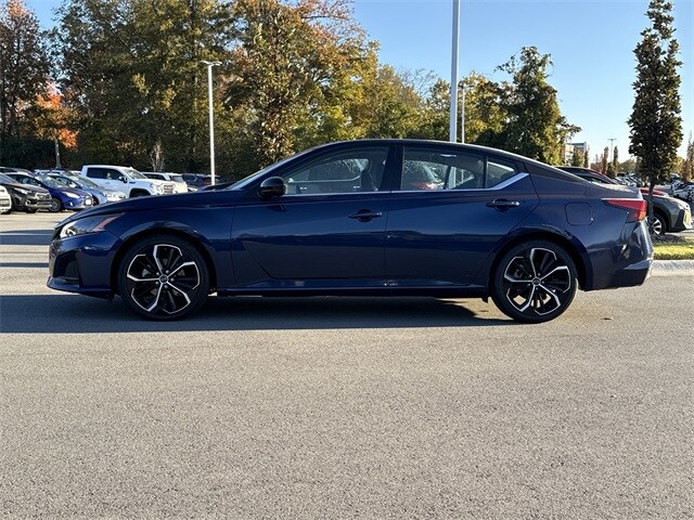 2023 Nissan Altima 2.5 SR photo 3