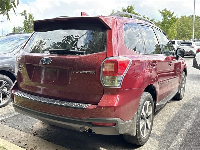2018 Subaru Forester 2.5i Premium photo 4