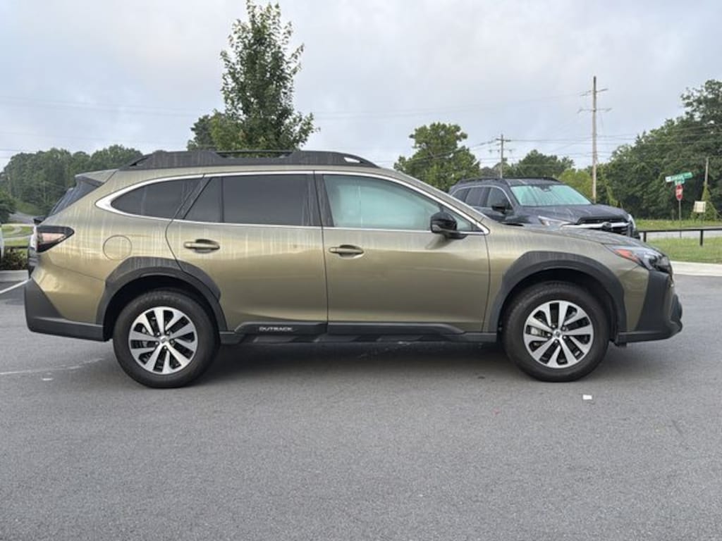 Used 2024 Subaru Outback Premium SUV