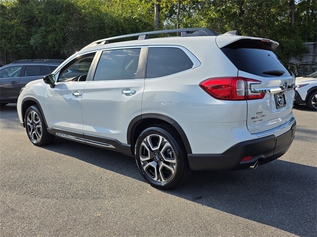 2025 Subaru Ascent Touring photo 4