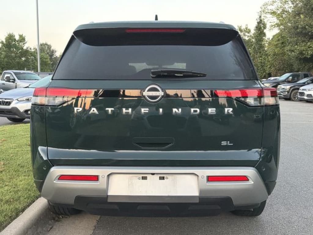 Used 2025 Nissan Pathfinder SL SUV