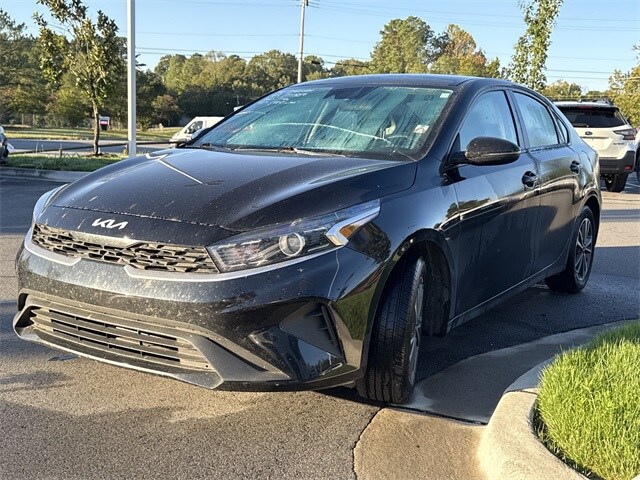 2023 Kia Forte LXS photo 3